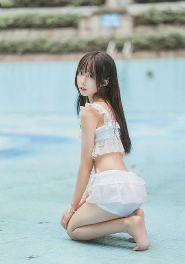 被深顶得说不出话