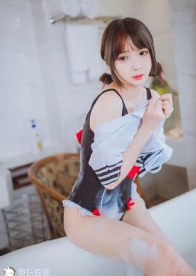 女子高中生的腰姿