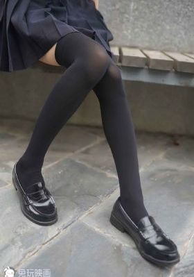 裙子里的是怪兽