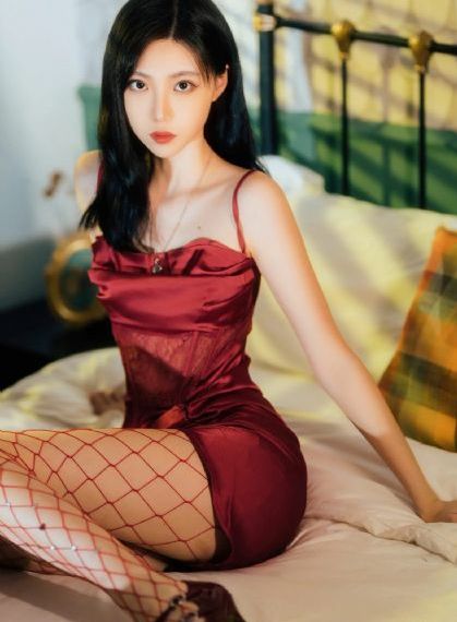 老板把我抱进办公室揉我胸视频