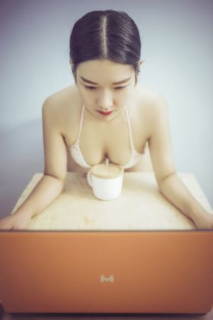 艳母动漫视频在线观看