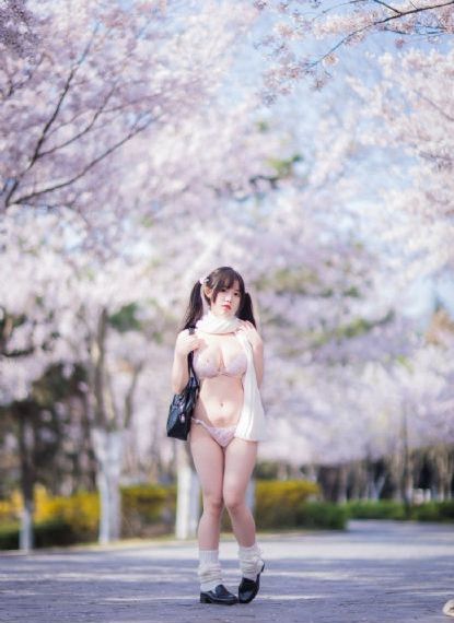 女大学生的沙龙室4